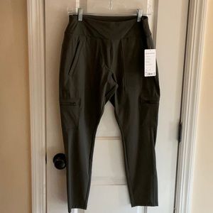 Athleta NWT Headlands Hybrid Cargo